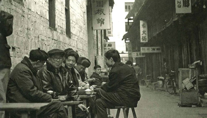 Chengdu, the capital city of Sichuan province, is really famous for traditional teahouses around the streets . If you like tea and chinese tea culture, you totally need to go to Sichuan. 